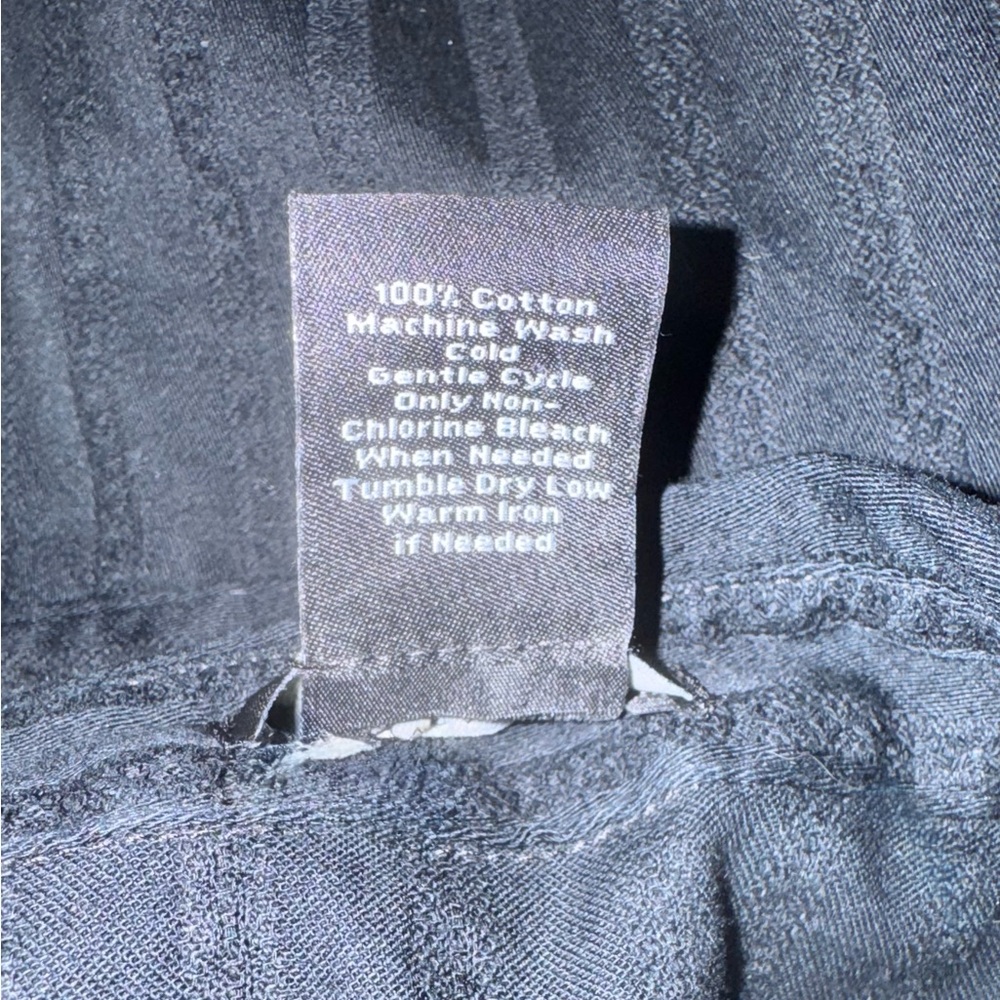 Ann Taylor Petite Textured Black Short Sleeve Button-Down Shirt, Size 0P - Picture 11 of 11